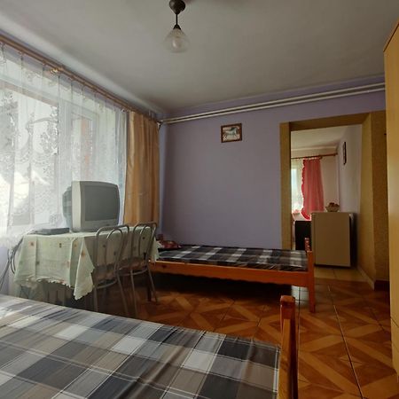 Hotel Przy Winogronie Uherce Mineralne Habitación foto