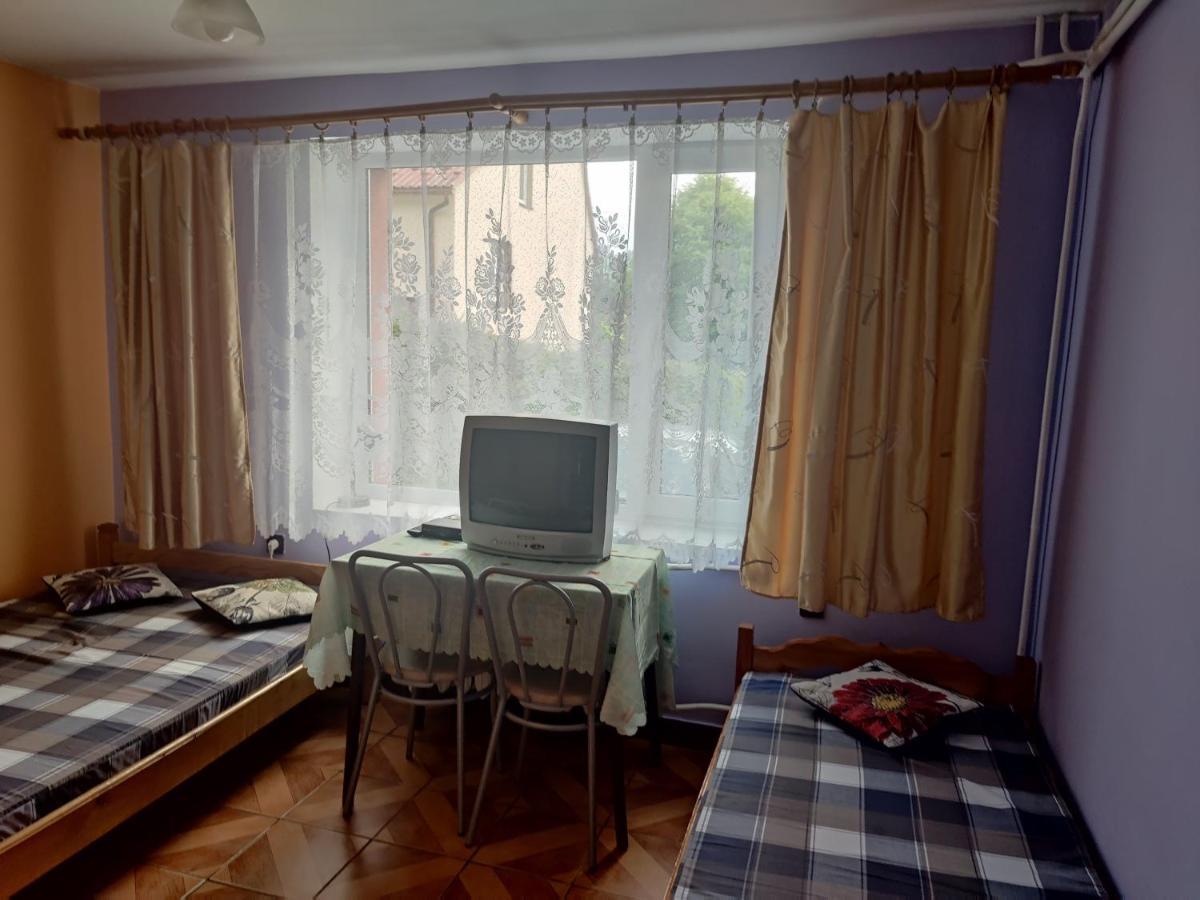 Hotel Przy Winogronie Uherce Mineralne Habitación foto
