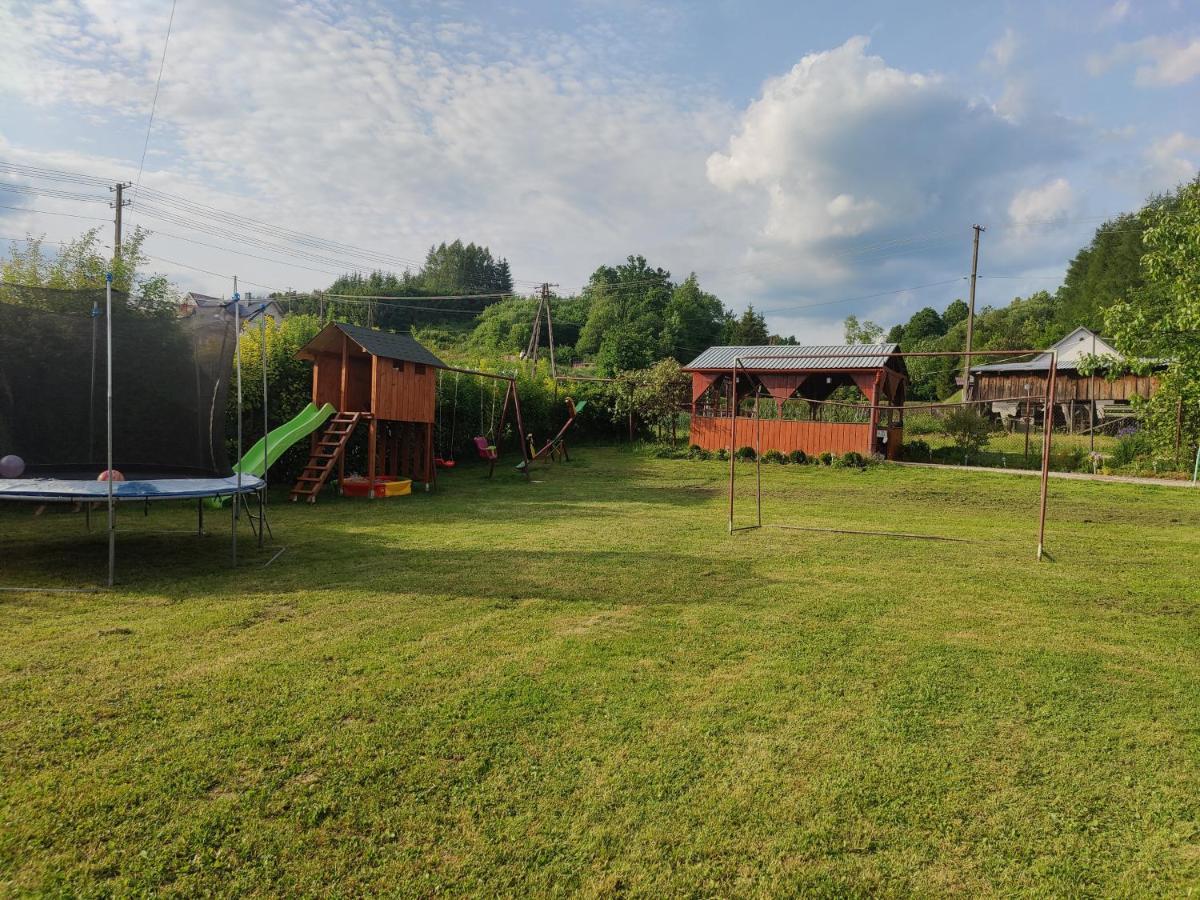 Hotel Przy Winogronie Uherce Mineralne Exterior foto